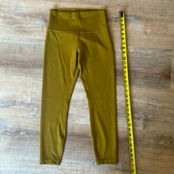 lululemon athletica Pants - Lululemon women’s 8 gold spice Wunder train high rise crop 8